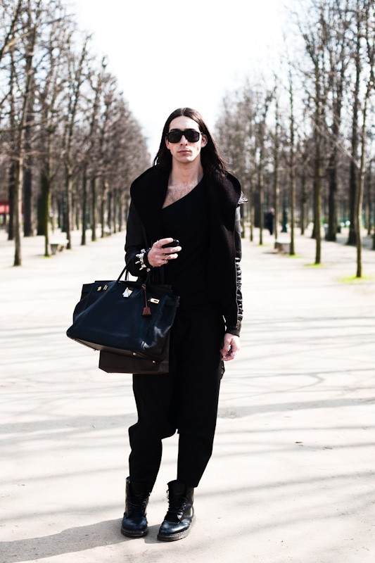Men In Black Part I at Dior – Paris, Jardin des Tuileries