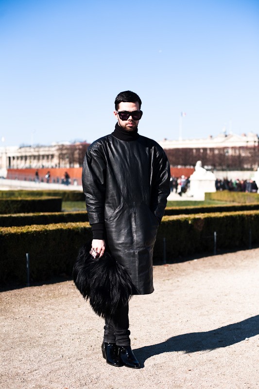 Men In Black Part III at Dior – Paris, Jardin des Tuileries