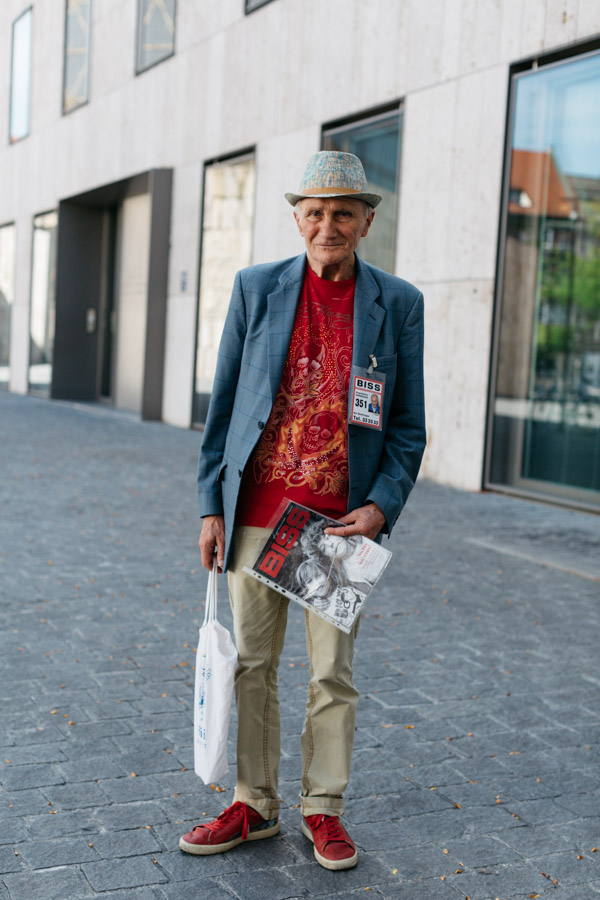 Tibor Street Magazine Seller Munich-5494